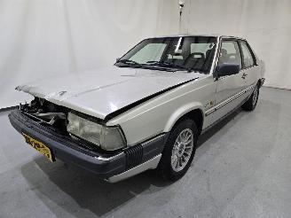 Damaged car Volvo 780 2.8 Coupe 108Kw AUT LEDER NAP 1989/6