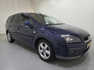 krockskadad bil auto Ford Focus Wagon 1.6-16V Futura AUT 75Kw 2006/1