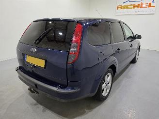 Ford Focus Wagon 1.6-16V Futura AUT 75Kw picture 6