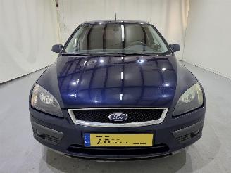 Ford Focus Wagon 1.6-16V Futura AUT 75Kw picture 2