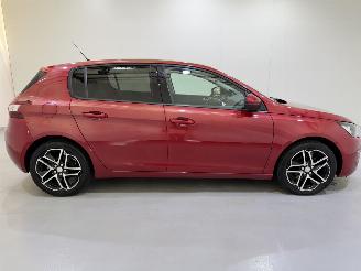 Peugeot 308 HB 1.2 PureTech Blue Lease Executive picture 23