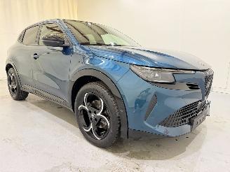 krockskadad bil auto Alfa Romeo Junior Ibrida 1.2 VGT 136/145 MHEV aut 2025/3