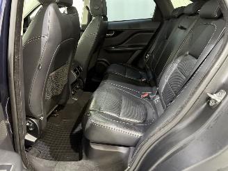 Jaguar F-Pace 2.0d Turbo Portfolio AWD Aut. picture 24