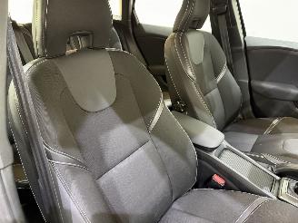 Volvo V-40 1.6 T2 Momentum Navi picture 19