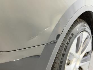 Tesla Model Y Standard Range picture 18