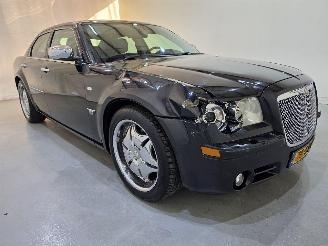 Unfallwagen Chrysler 300 C 3.5 V6 AUT Navi LM Pano 2004/1
