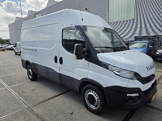 Voiture accidenté Iveco Daily 35S12V 2.3 352 H2L2 3,prs Bjr.2017 2017/12