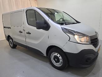 krockskadad bil bedrijf Renault Trafic 1.6 Dci T27 L1H1 Comfort Energy 103Kw Bjr.2015 2015/6