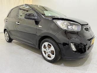 Auto incidentate Kia Picanto HB 1.0 CVVT Airco 2013/10