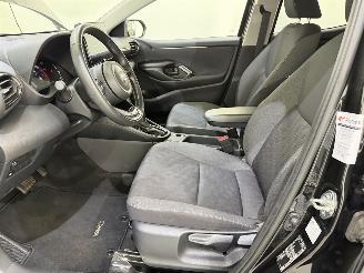 Toyota Yaris HB 1.5 Hybrid Iconic picture 35