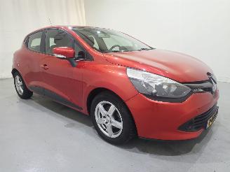 Unfallwagen Renault Clio HB 1.2 16V 75 Collection Airco 2013/4