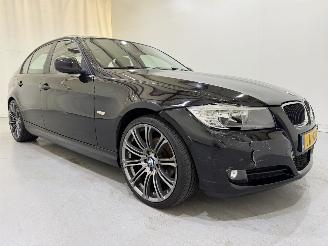 Unfallwagen BMW 3-serie Sedan 318i Business Line Aut. 2009/12