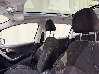 Peugeot 2008 1.2 PureTech 110 Allure picture 17