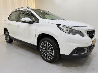 Voiture accidenté Peugeot 2008 1.2 PureTech 110 Allure 2017/2