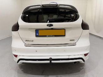 Ford Focus HB 1.5 EcoBoost Titanium picture 6
