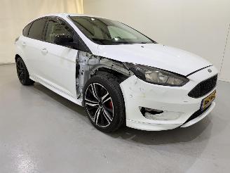 Damaged car Ford Focus HB 1.5 EcoBoost Titanium 2016/9