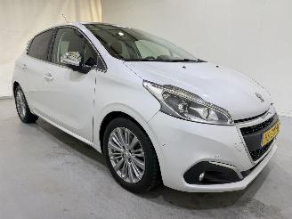 Avarii autoturisme Peugeot 208 HB 1.6 Blue HDI 100 Premium 2015/12