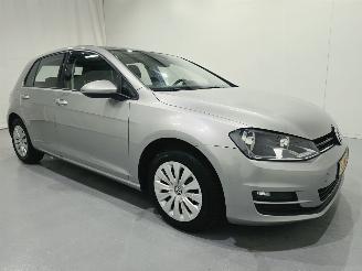 Damaged car Volkswagen Golf VII 1.6 TDI Trendline 81Kw 2014/11