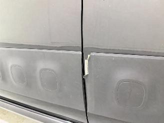 Citroën C3 1.2 PureTech Shine Navi picture 17