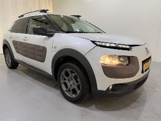 Schadeauto Citroën C4 cactus 1.2 PureTech 82 Shine Automaat 2014/11