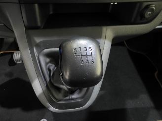 Peugeot Expert 231L 2.0 BlueHDI 120 DC Pro Navi picture 19