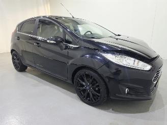 Damaged car Ford Fiesta 1.5 TDCi Titanium Lease 5.Drs 70Kw 2015/12