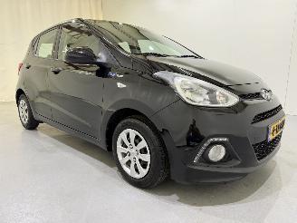 Voiture accidenté Hyundai I-10 1.0 Blue i-Motion Comfort Plus 2014/11