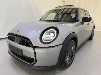 Mini Cooper 5-Drs 1.5 C Classic Aut7 picture 3