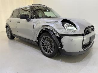 Damaged car Mini Cooper 5-Drs 1.5 C Classic Aut7 2024/12