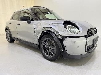 Mini Cooper 5-Drs 1.5 C Classic Aut7 picture 18