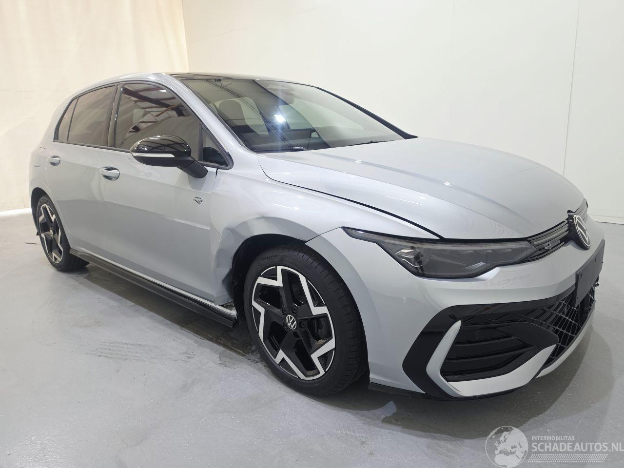 Volkswagen Golf VIII 1.5 eTSI R/Line Pano DSG MHEV 110kw