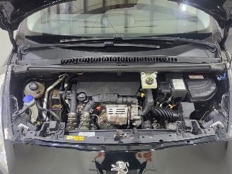 Peugeot 5008 1.2 PureTech Style 7p Bjr.2016 picture 27