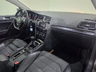 Volkswagen Golf  picture 32