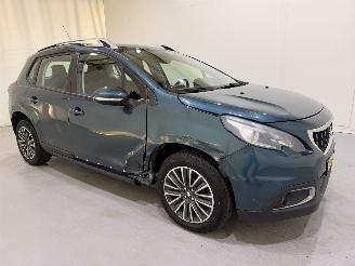 skadebil auto Peugeot 2008 1.2 Automaat PureTech Active 2018/8
