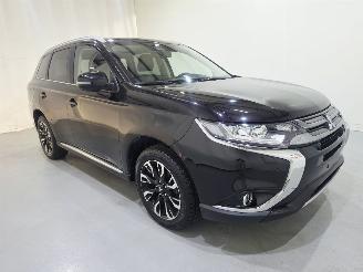 uszkodzony samochody osobowe Mitsubishi Outlander 2.0 PHEV Instyle+ 4WD149Kw Bjr.2018 2018/6
