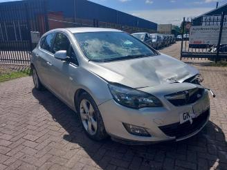 krockskadad bil auto Opel Astra Astra J (PC6/PD6/PE6/PF6), Hatchback 5-drs, 2009 / 2015 2.0 CDTI 16V 165 Ecotec 2012/2