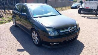 Vrakbiler auto Opel Signum Signum (F48), Hatchback 5-drs, 2003 / 2008 3.2 V6 24V 2004/9