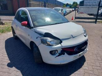 Vrakbiler auto Opel Adam Adam, Hatchback 3-drs, 2012 / 2019 1.4 16V 2013/4