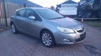 Uttjänta bilar auto Opel Astra Astra J (PC6/PD6/PE6/PF6), Hatchback 5-drs, 2009 / 2015 1.4 16V ecoFLEX 2010/9