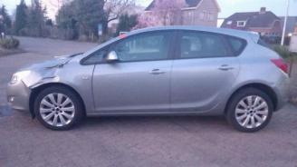 Opel Astra Astra J (PC6/PD6/PE6/PF6), Hatchback 5-drs, 2009 / 2015 1.4 16V ecoFLEX picture 4