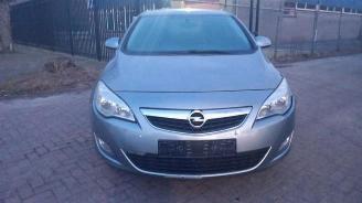 Opel Astra Astra J (PC6/PD6/PE6/PF6), Hatchback 5-drs, 2009 / 2015 1.4 16V ecoFLEX picture 2