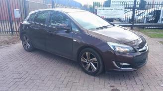 Vrakbiler auto Opel Astra Astra J (PC6/PD6/PE6/PF6), Hatchback 5-drs, 2009 / 2015 1.4 Turbo 16V 2012/11