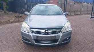 Opel Astra Astra H (L48), Hatchback 5-drs, 2004 / 2010 1.6 16V picture 2