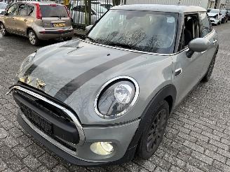 damaged Mini One 1.5 Business Edition  5 Drs