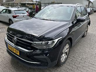 skadebil auto Volkswagen Tiguan 1.5 TSI Life Business 2022/3