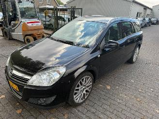 Käytettyjen passenger cars Opel Astra 1.6 Stationcar 2010/9