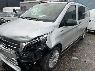 krockskadad bil bedrijf Mercedes eVito Electric Dubbel Cabine Automaat Lang  66 KWh 2024/1