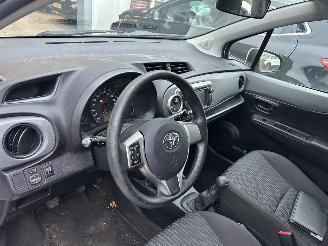 Toyota Yaris 1.0 VVT-I  Now picture 11