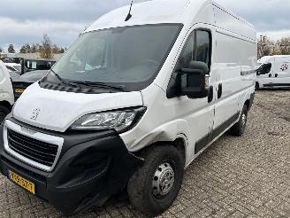 krockskadad bil bedrijf Peugeot Boxer 2.2 BlueHDI  L2H2 2023/6