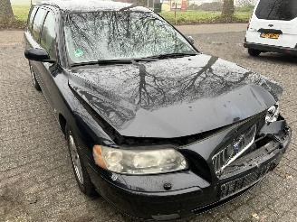 Volvo V-70 2.5 T Summum  Automaat picture 2